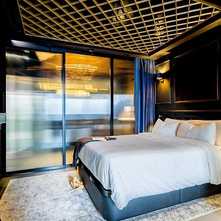 Suite Shibari By Justine Apartments Sobria Elegante Y Pecaminosa Apartamento Turistico En Madrid Rio Dış mekan fotoğraf